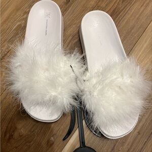 Women's White Fuzzy Slide Sandals
